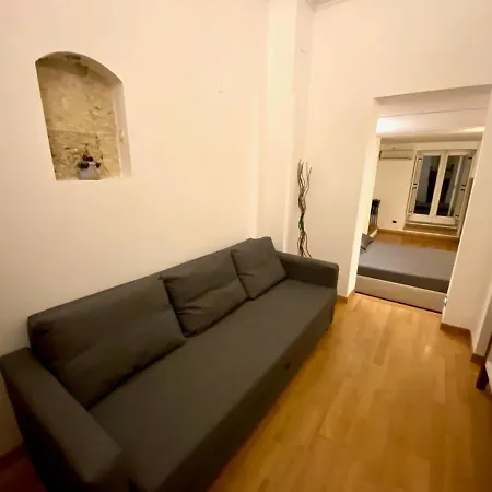 Black And White Garden Appartement Bari