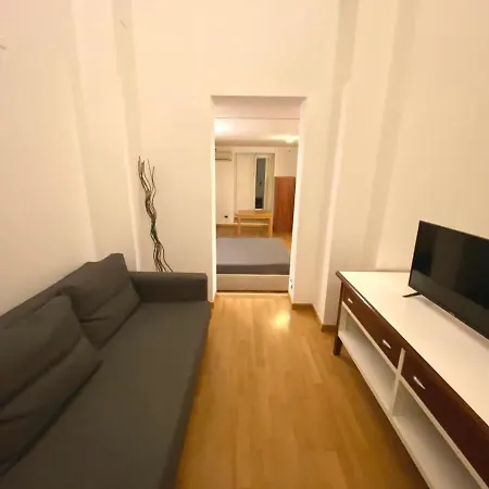 Black And White Garden Appartement Bari