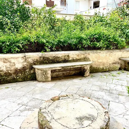 Appartamento Black And White Garden Bari